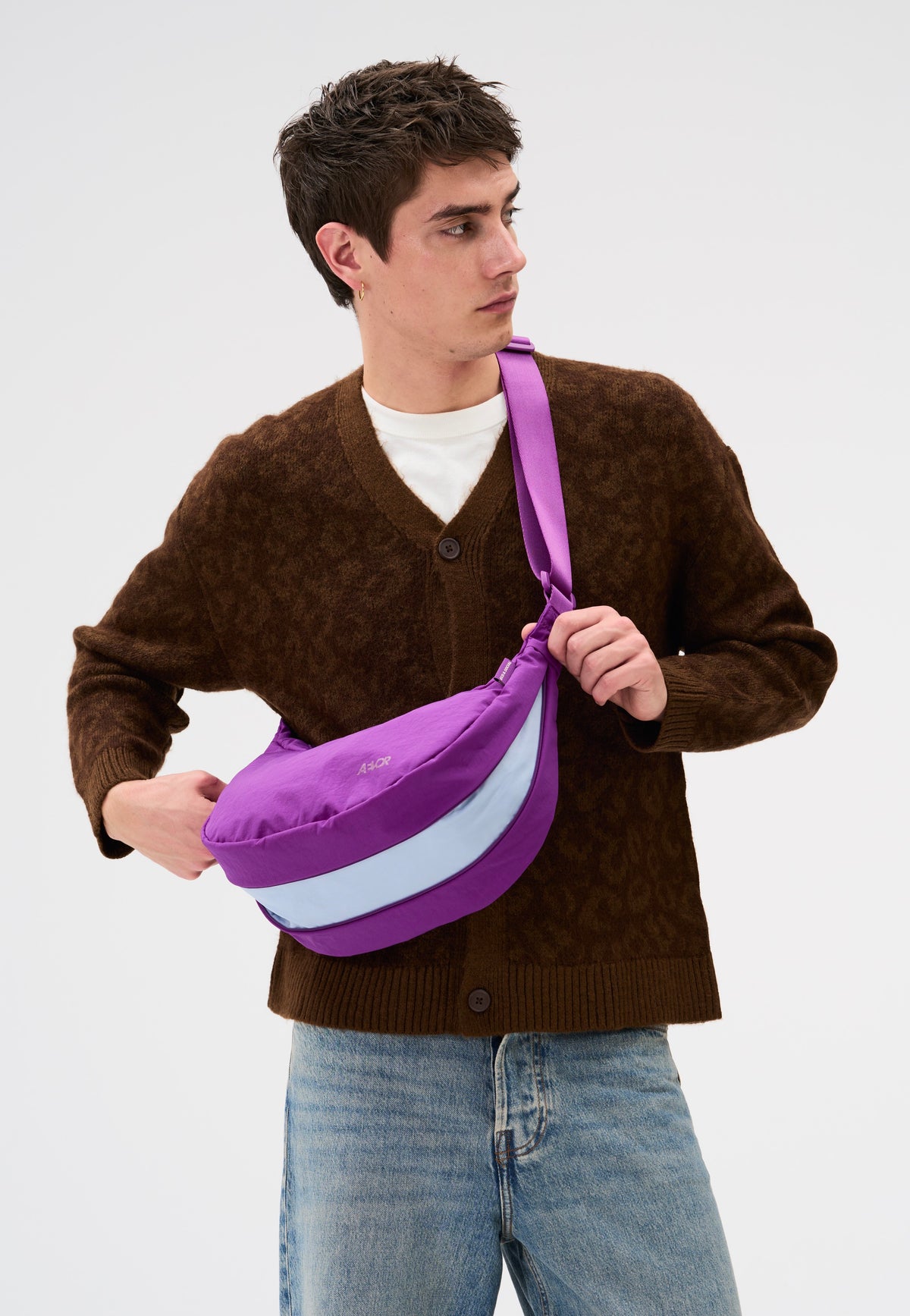 AEVOR Sling Bag Electric Fuchsia Bolso bandolera