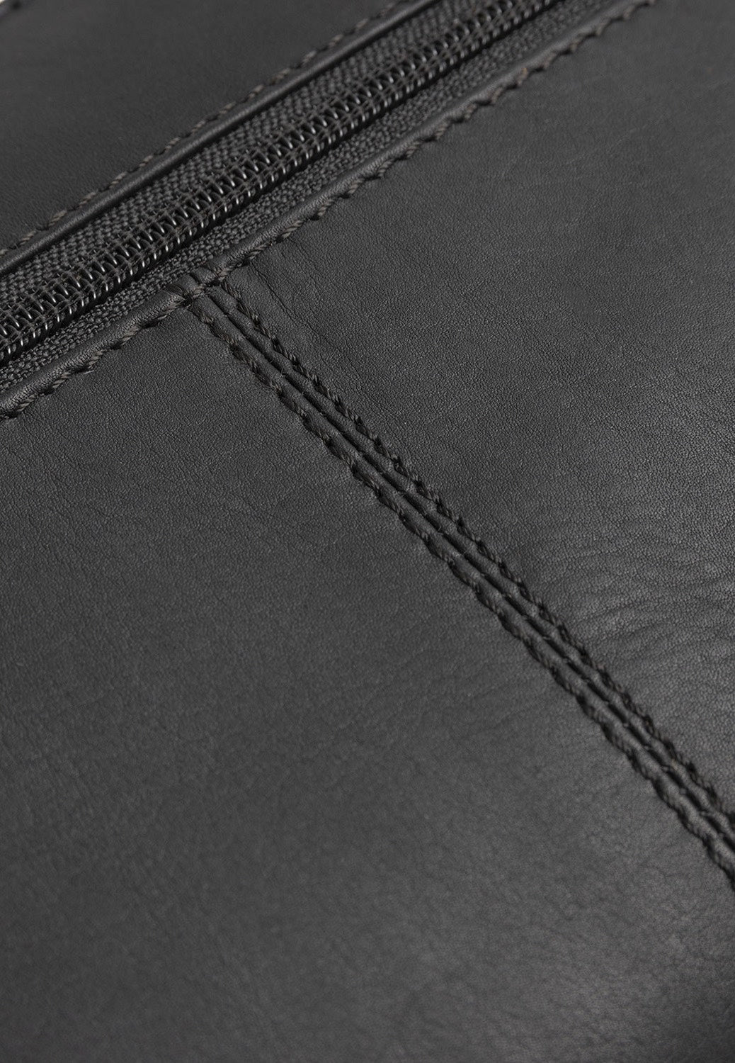 The Chesterfield Brand Harlan 1440 Black Shoulder Bag