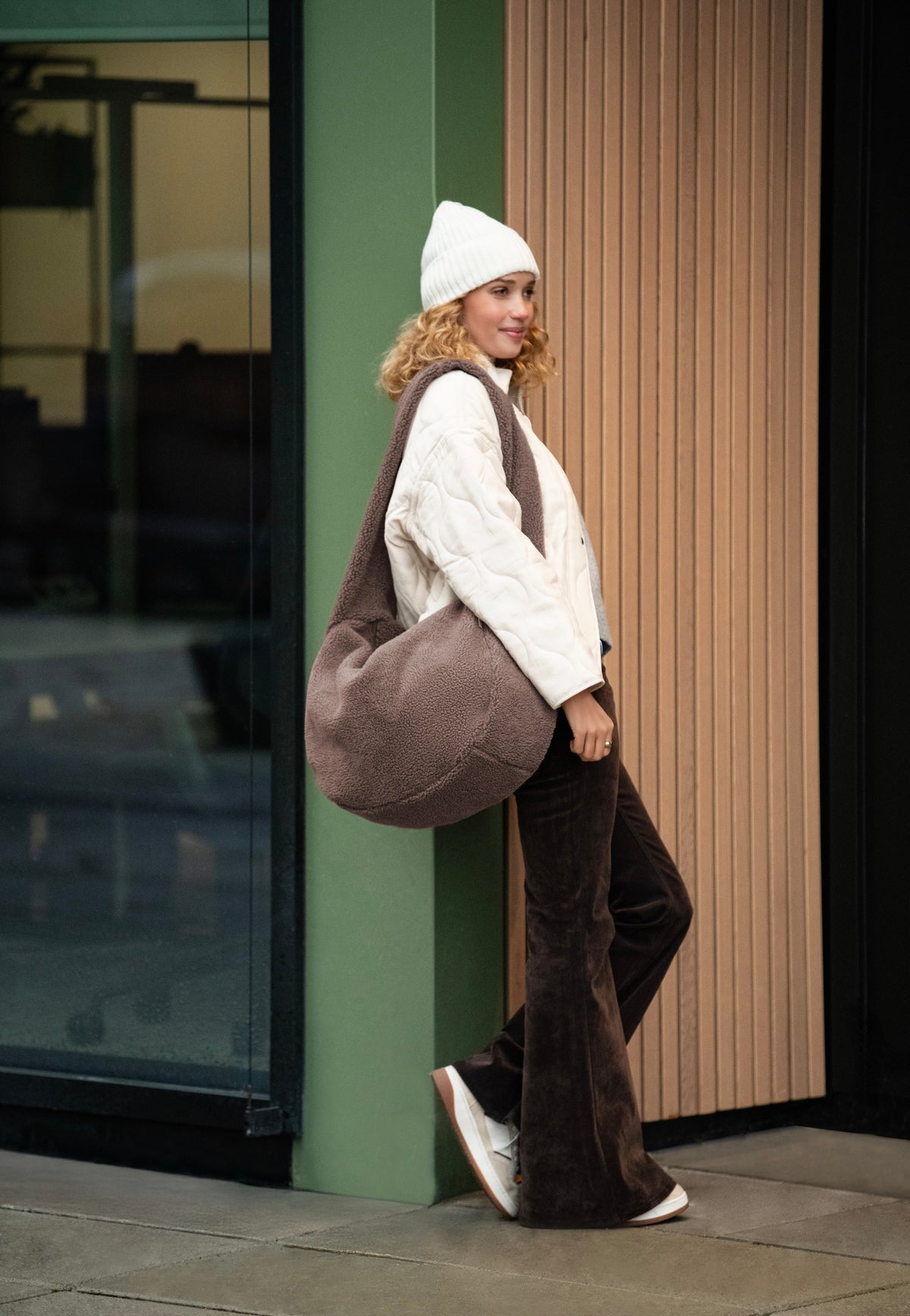 reisenthel Moonbag Teddy Chocolate Hobo Bag