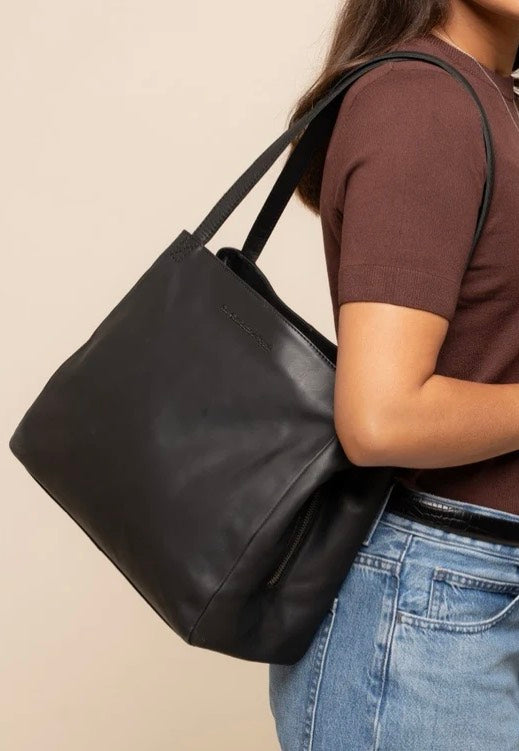 The Chesterfield Brand Lioren 1450 Black Shoulder Bag