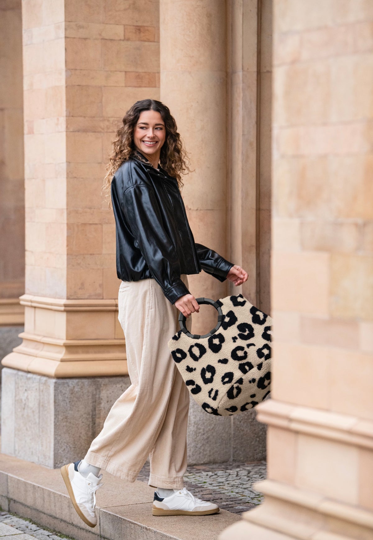 reisenthel Loopbag Hobo Teddy Leo Cream Comprador
