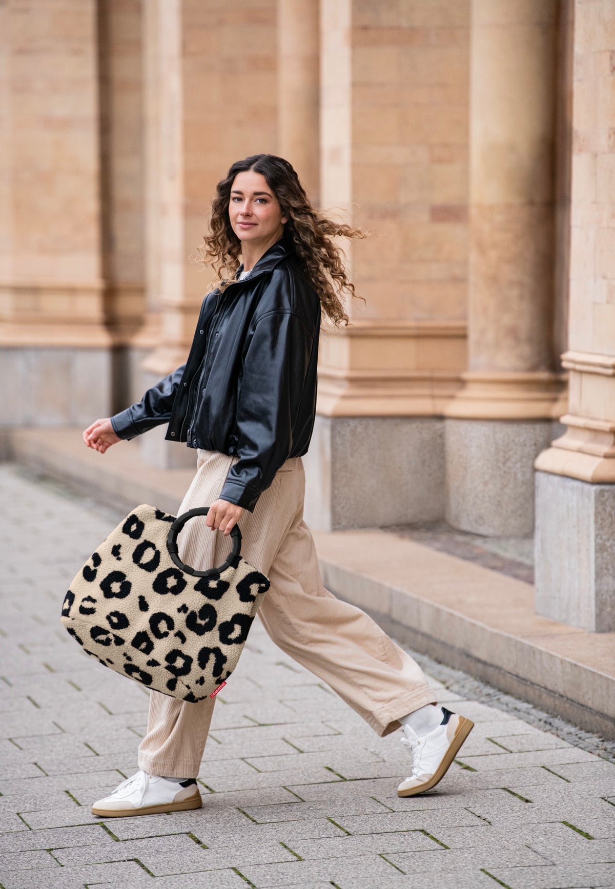 reisenthel Loopbag Hobo Teddy Leo Cream Comprador