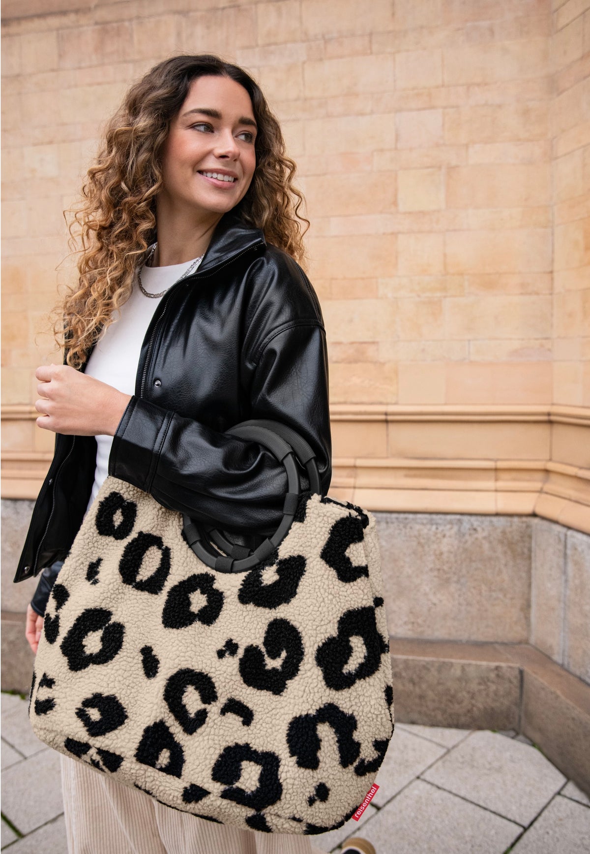 reisenthel Loopbag Hobo Teddy Leo Cream Comprador