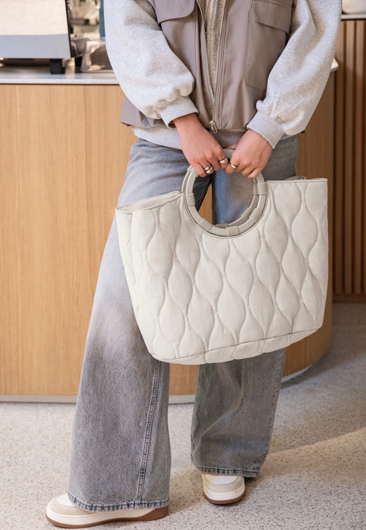reisenthel Loopbag Hobo Puffer Stone Shopper