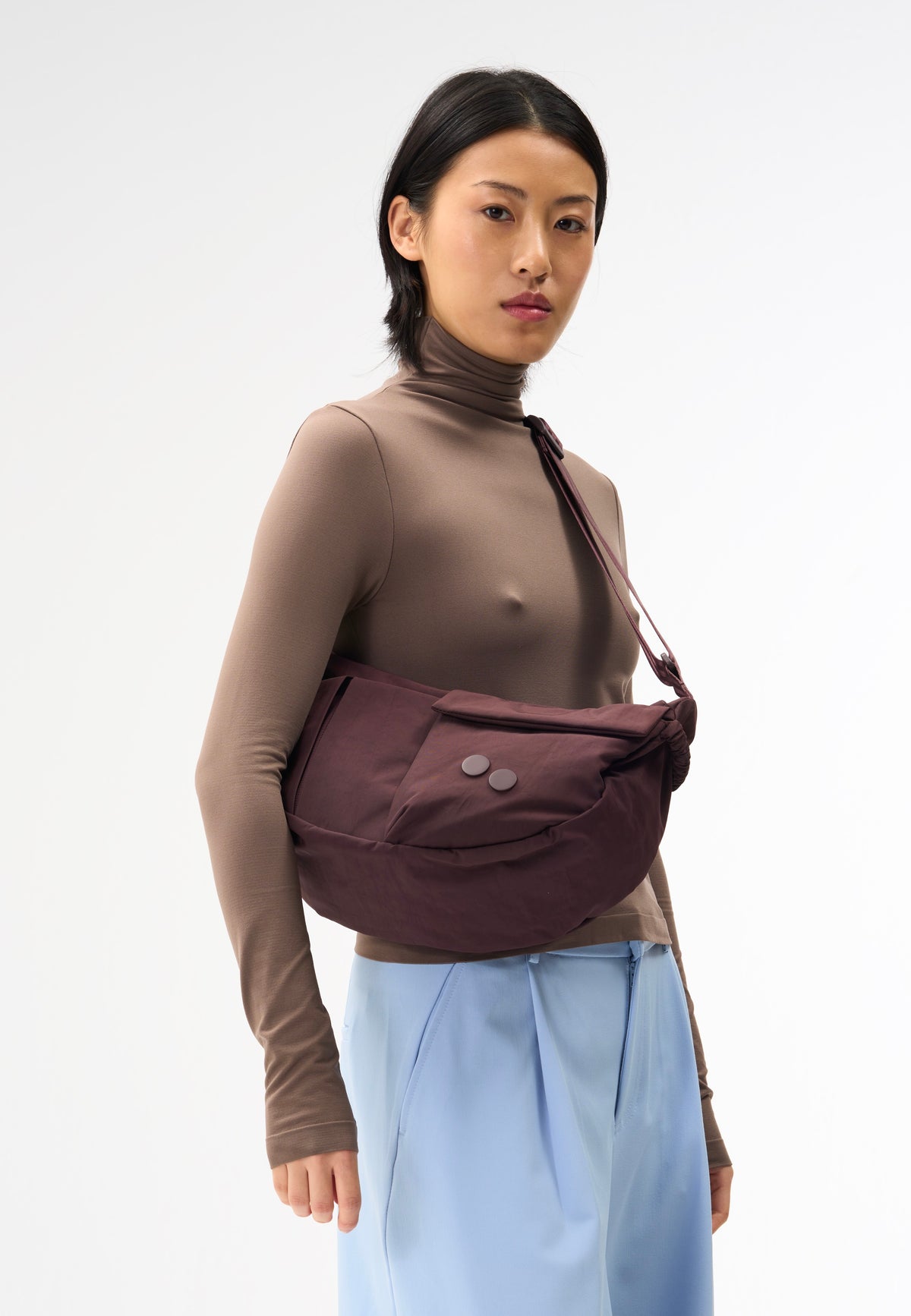 pinqponq Krumm Medium Crinkle Mahagoni Schoudertas