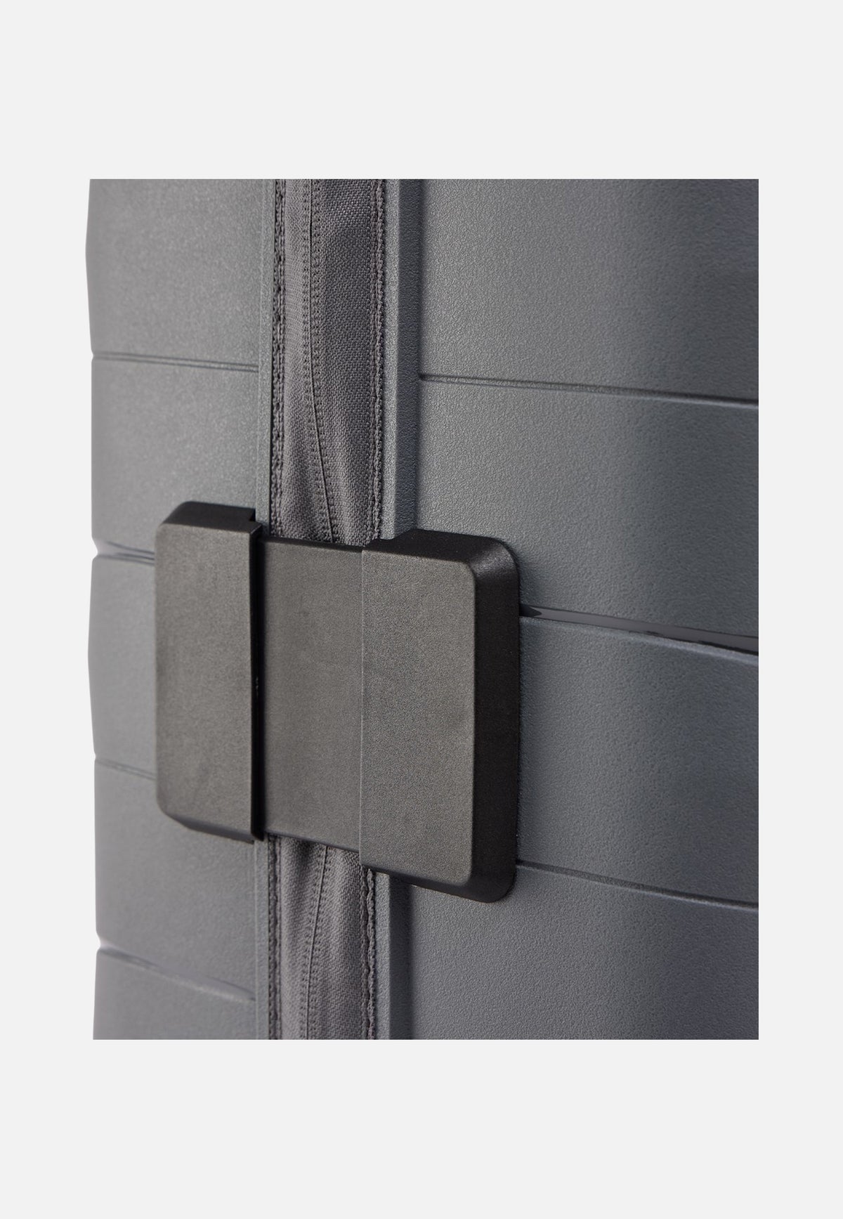 Stratic Ethos Trolley L Anthracite Suitcase