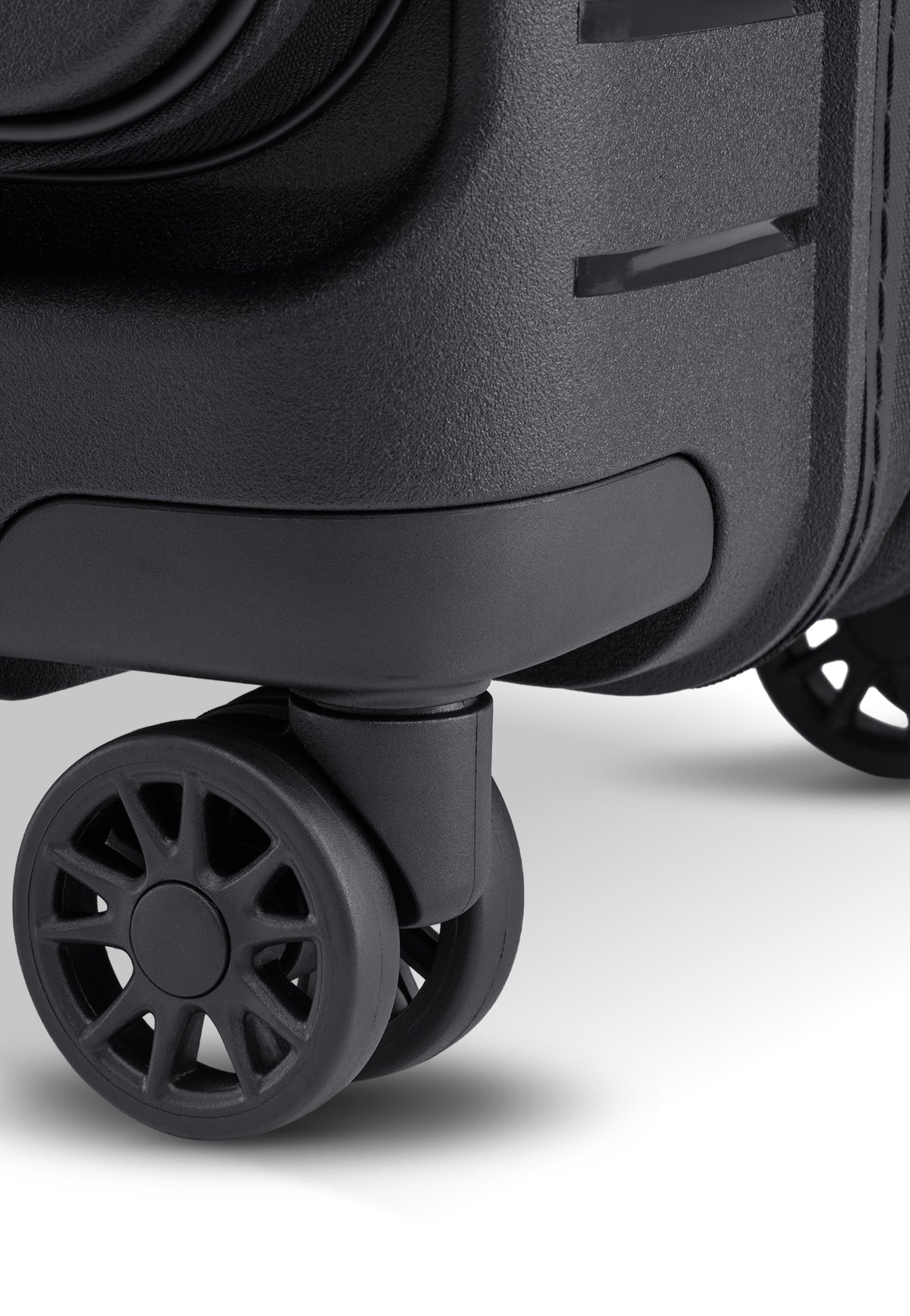 Stratic Novium ML Trolley L Black Suitcase