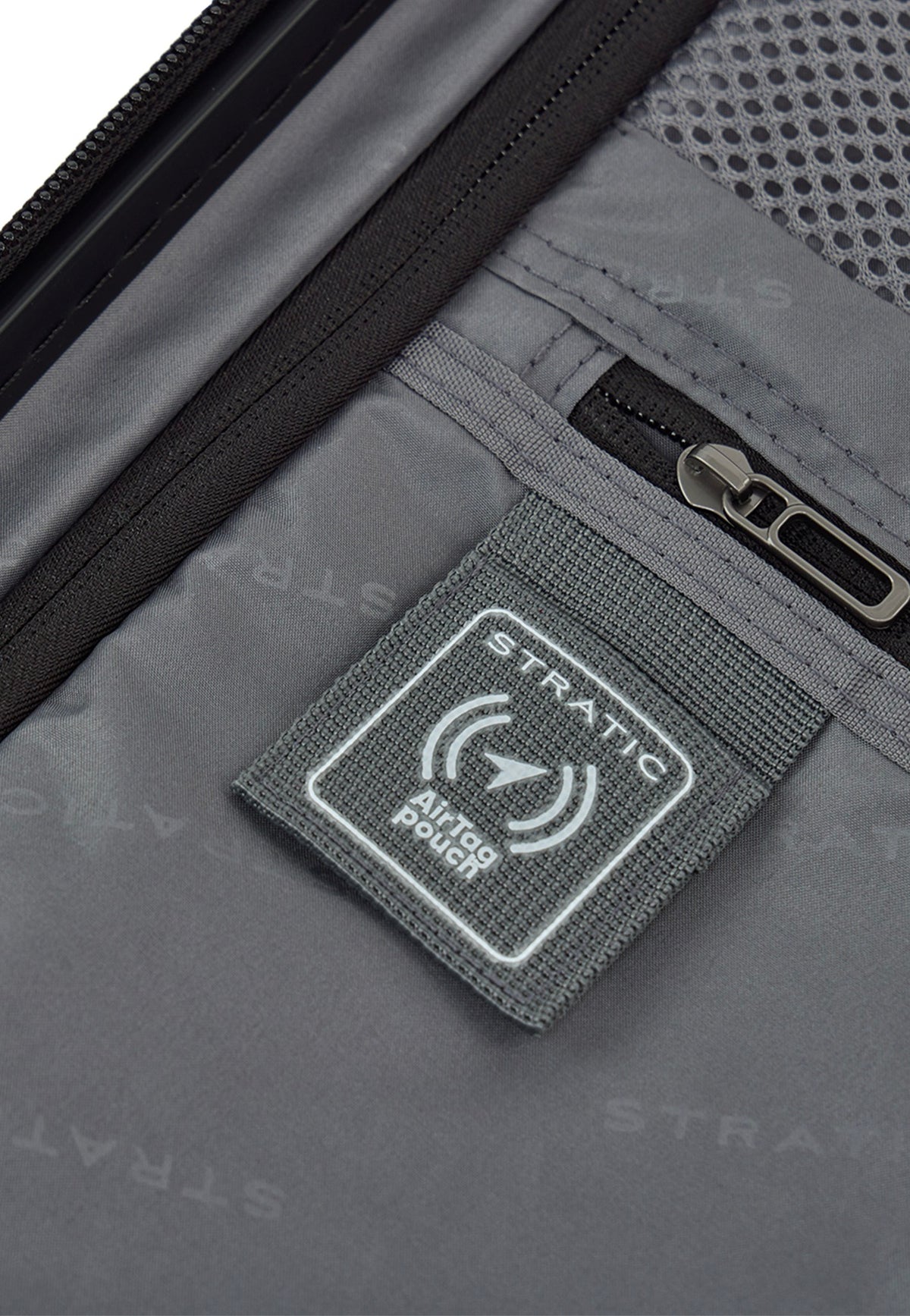 Stratic Phoenix ML Trolley S Black Koffer