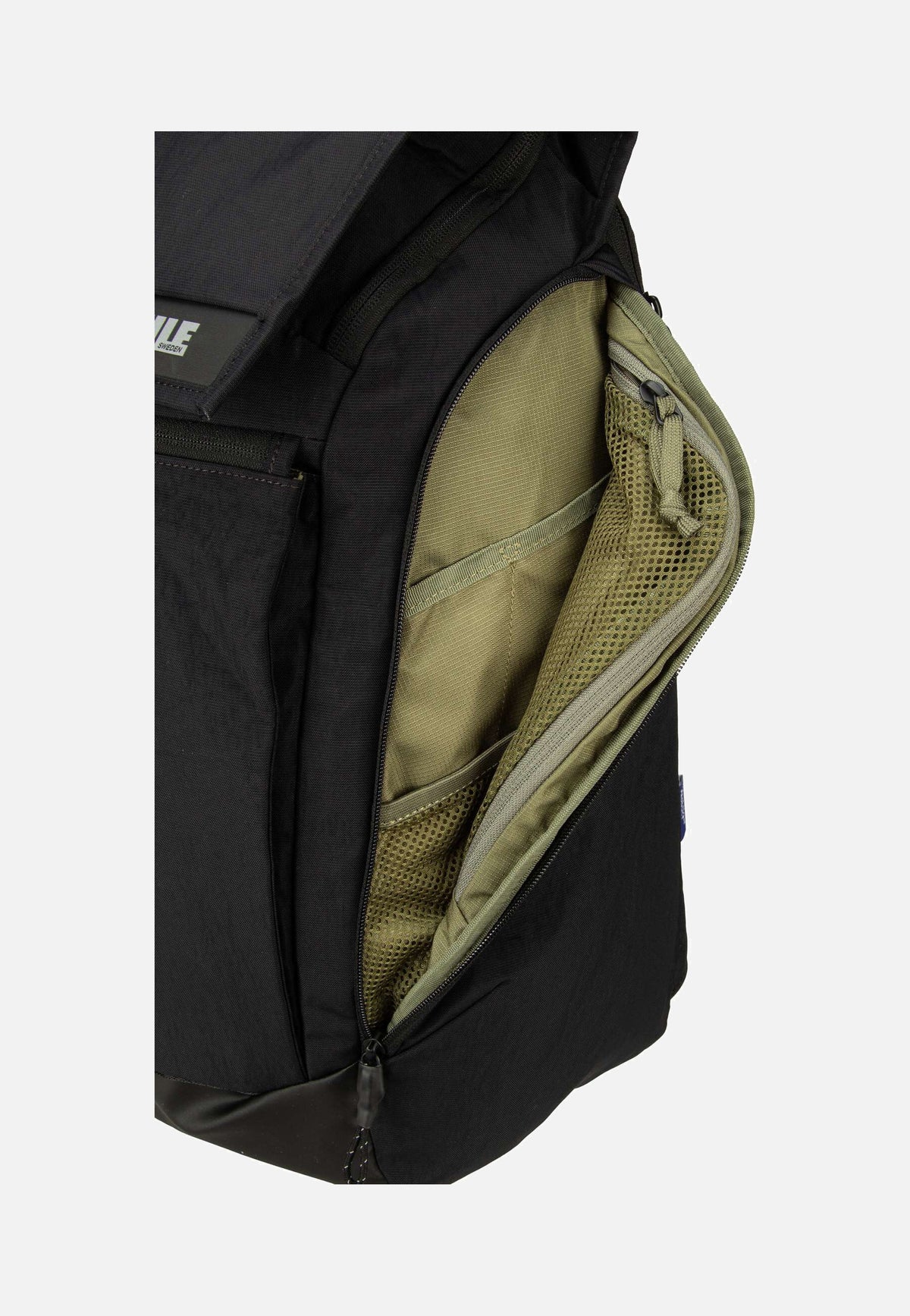 Thule Paramount 3 27L Black Backpack