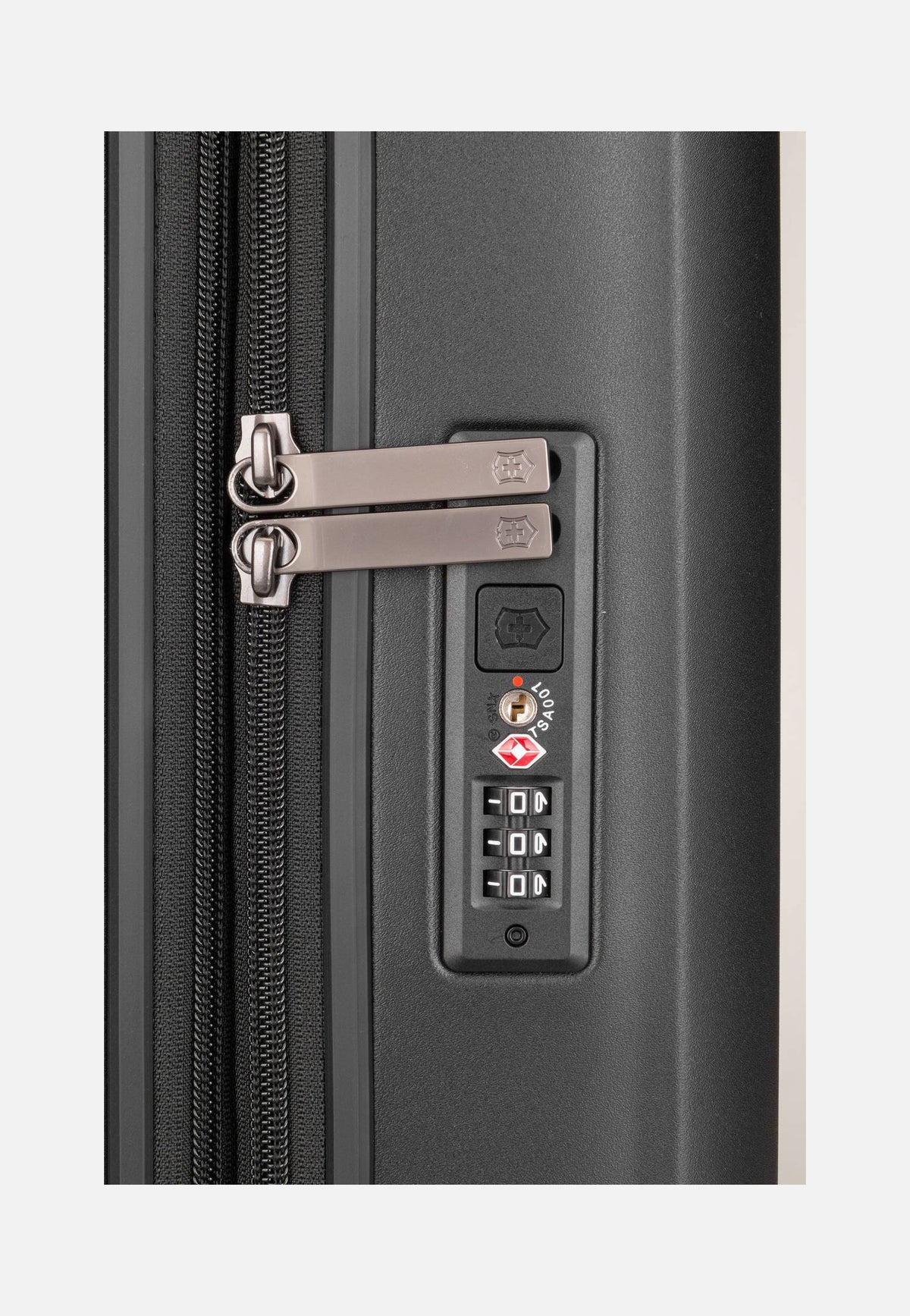 Victorinox Airox Advanced Global Carry-On Black Maleta