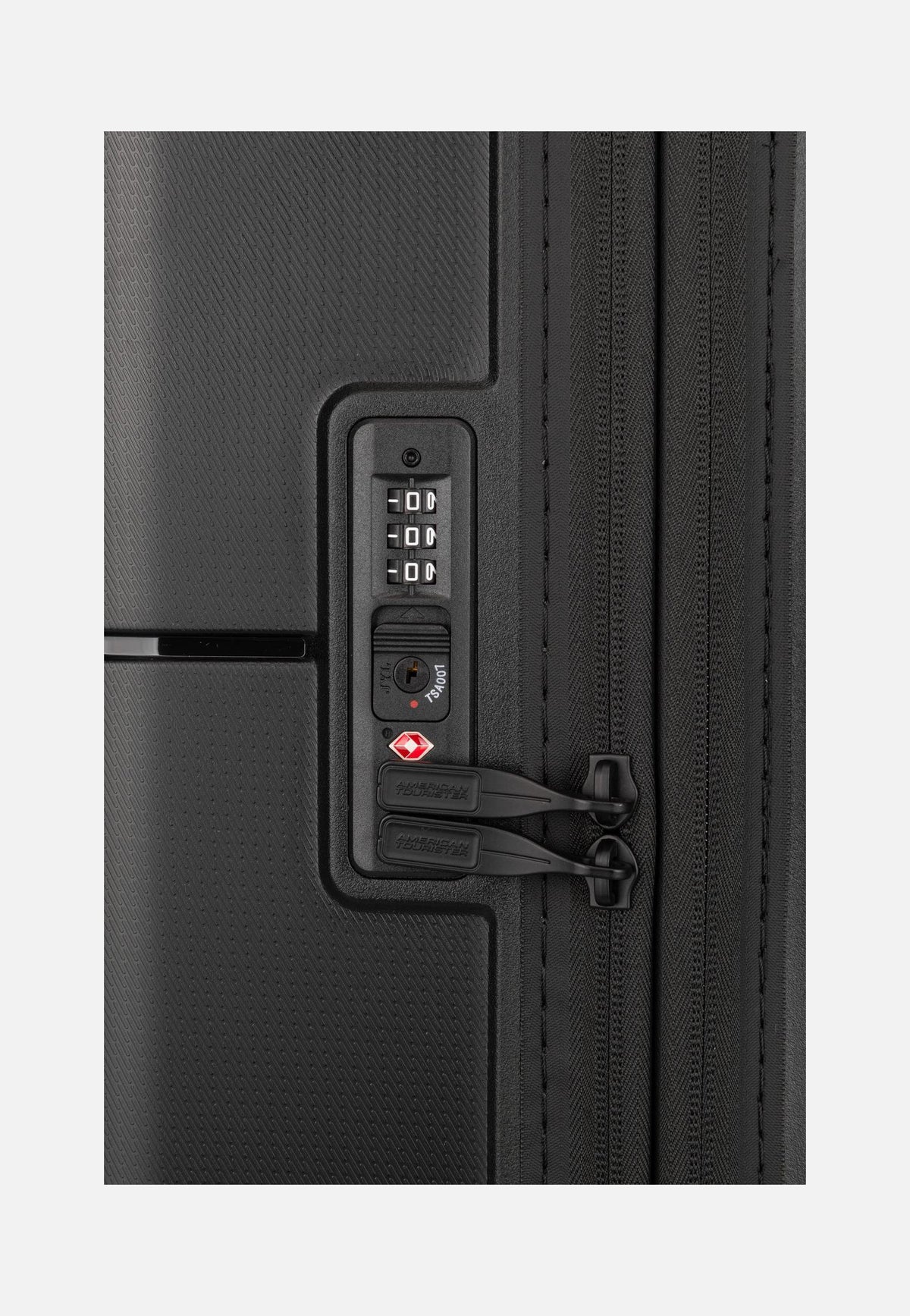 American Tourister Dashpop Spinner 67 EXP True Black Valise