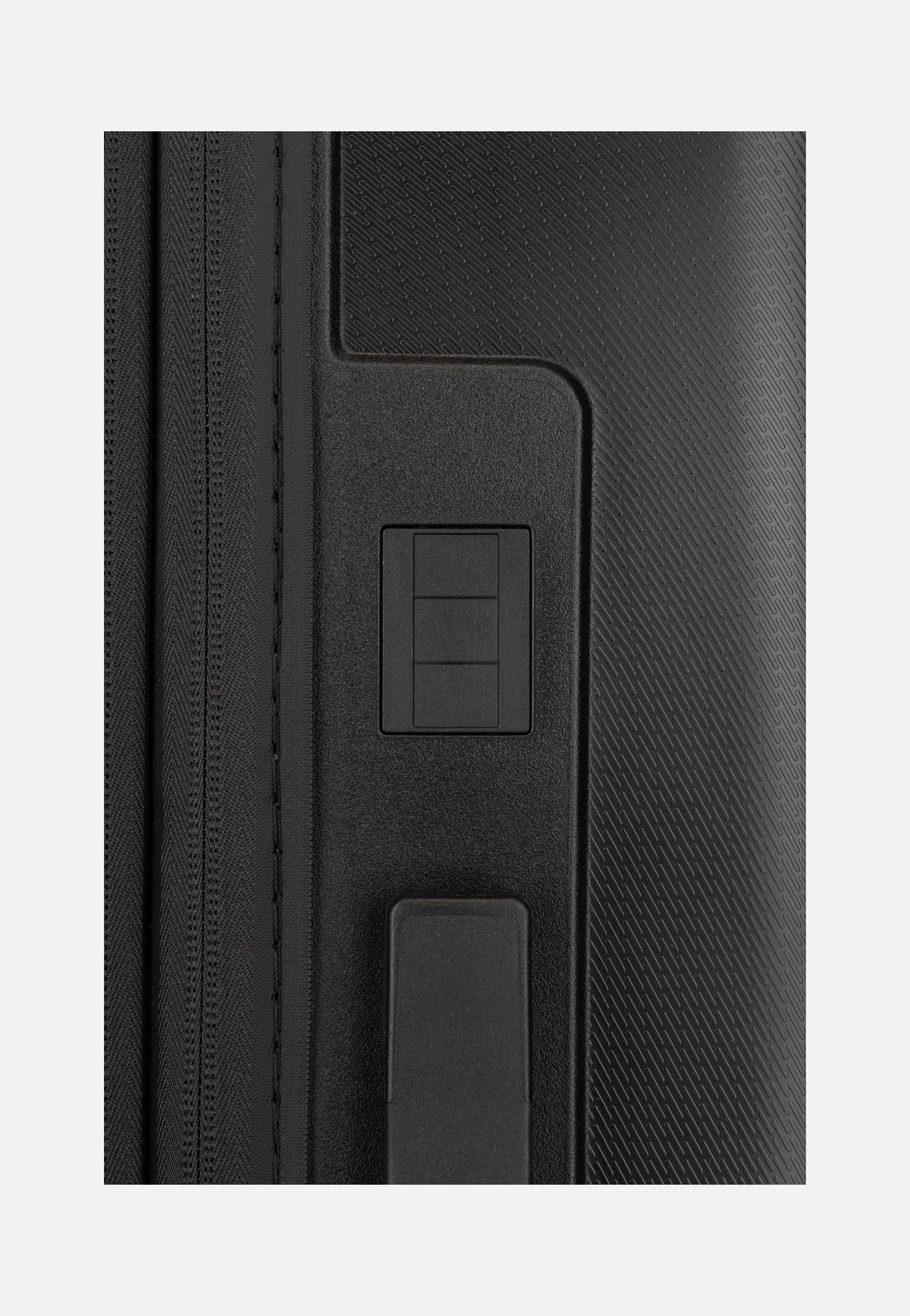 American Tourister Dashpop Spinner 77 EXP True Black Valigia