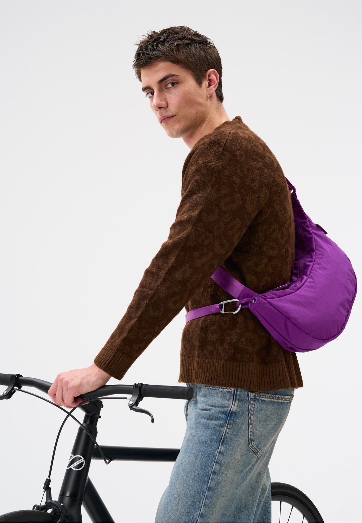 AEVOR Sling Bag Electric Fuchsia Bolso bandolera