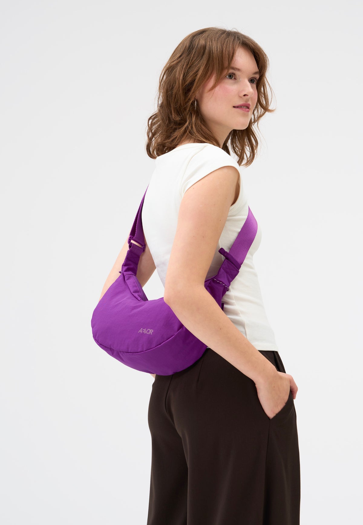 AEVOR Sling Small Electric Fuchsia Sac bandoulière
