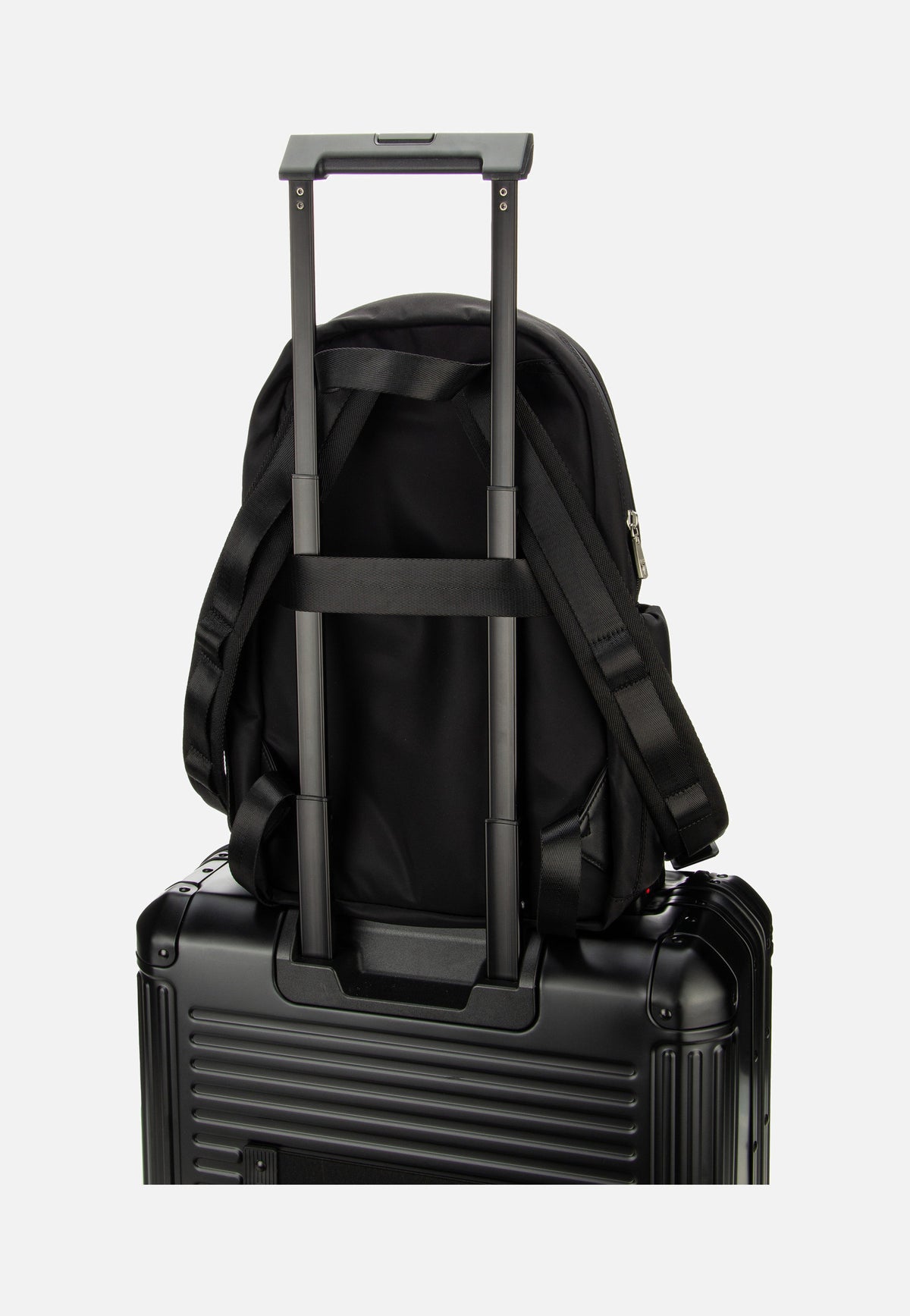 Guess Elvis Nylon Eco P4105 Black Rugtassen
