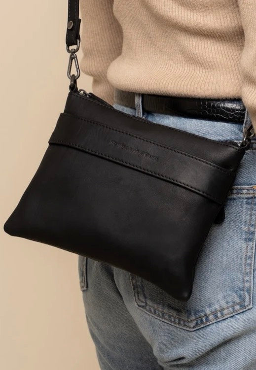 The Chesterfield Brand Harlan 1440 Black Shoulder Bag
