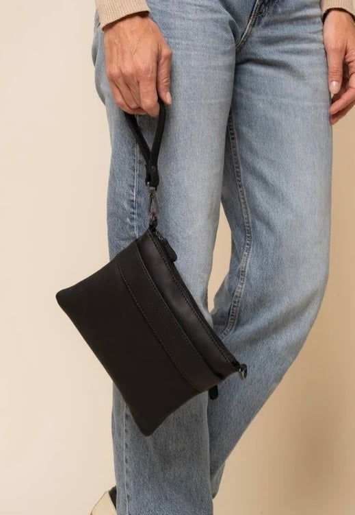 The Chesterfield Brand Harlan 1440 Black Shoulder Bag