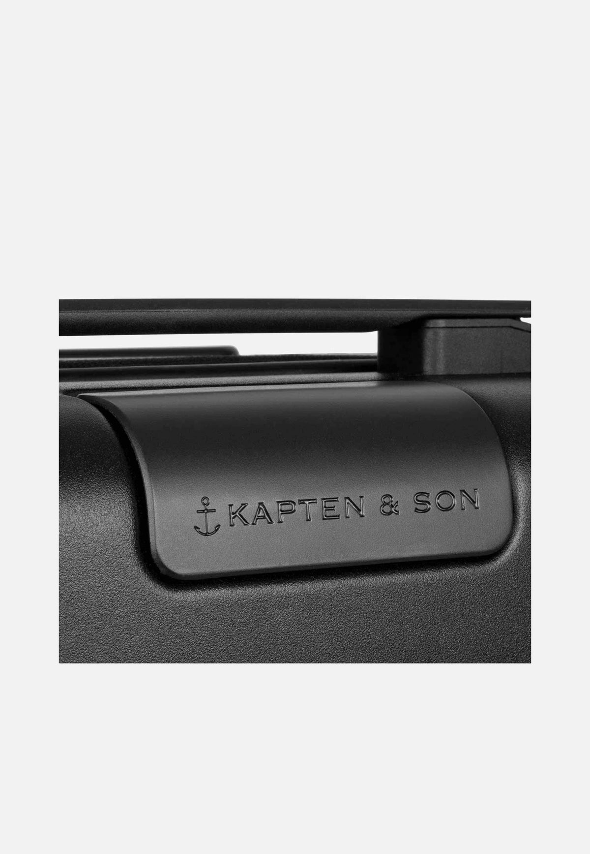 Kapten & Son Heathrow Cabin All Black Suitcase