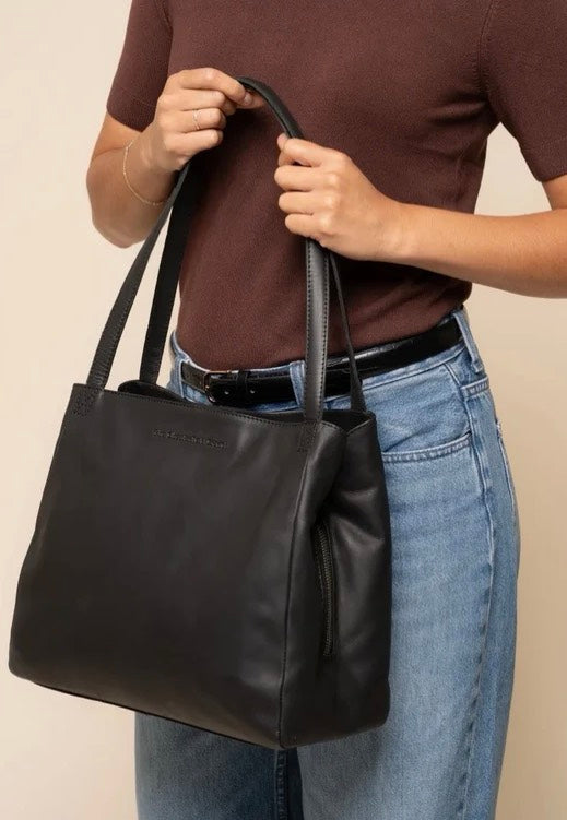 The Chesterfield Brand Lioren 1450 Black Shoulder Bag