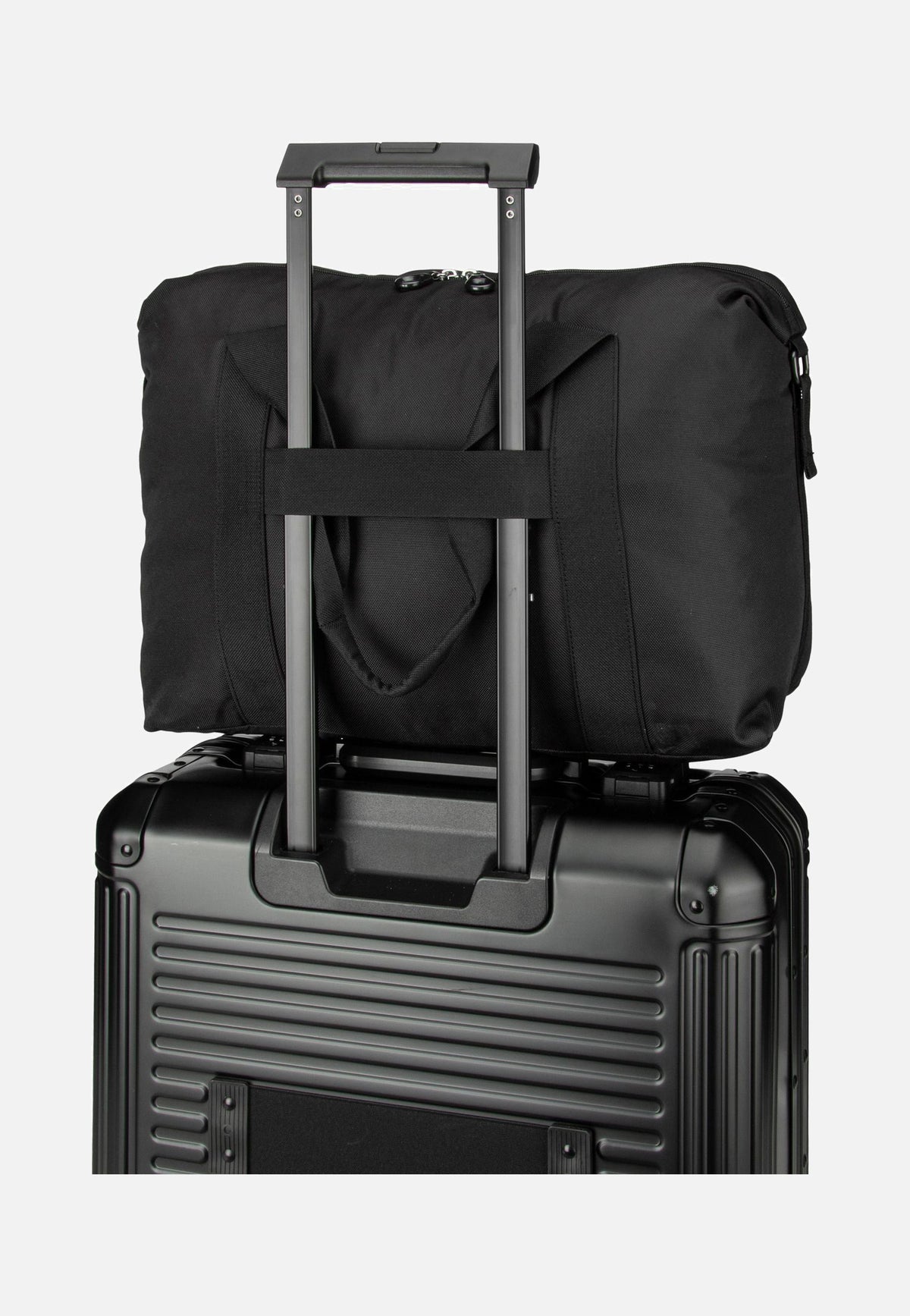 Mandarina Duck MD20 Duffle QMT11 Black Dufflebag