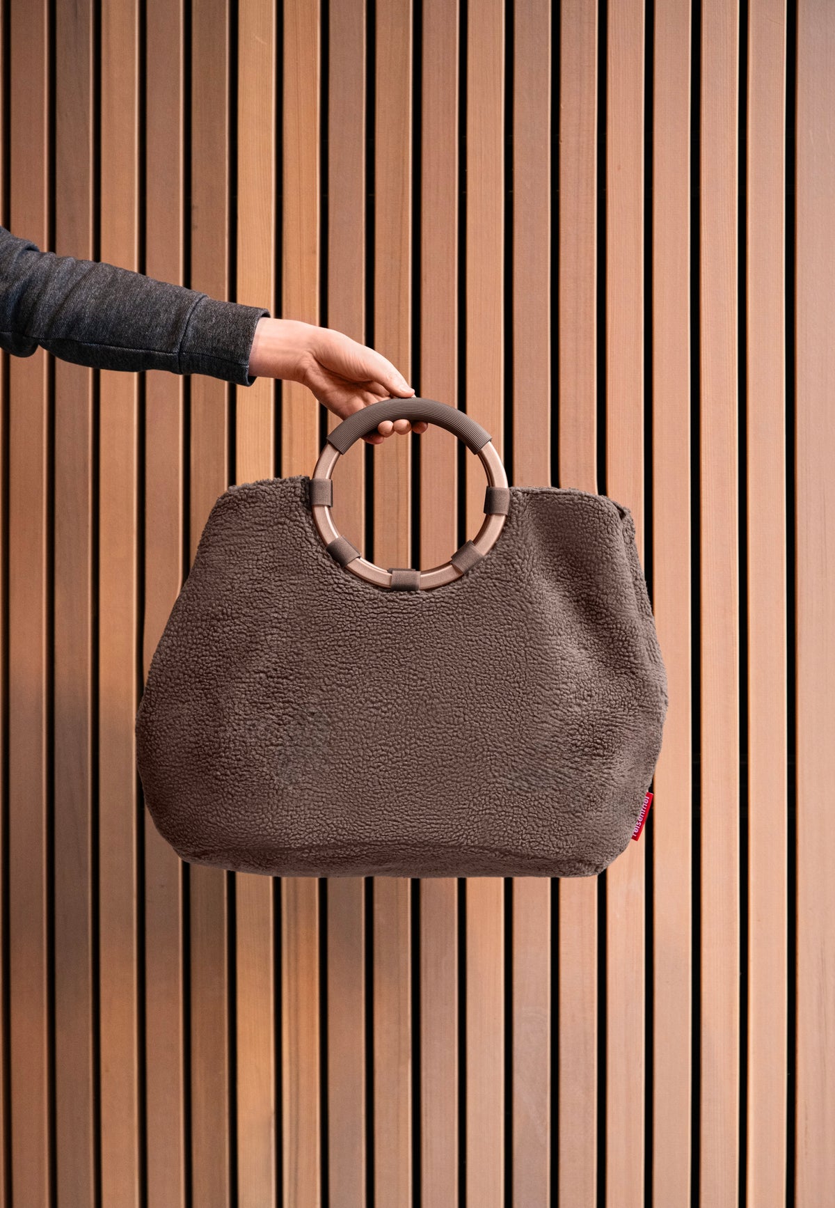 reisenthel Loopbag Hobo Teddy Chocolate Shopper