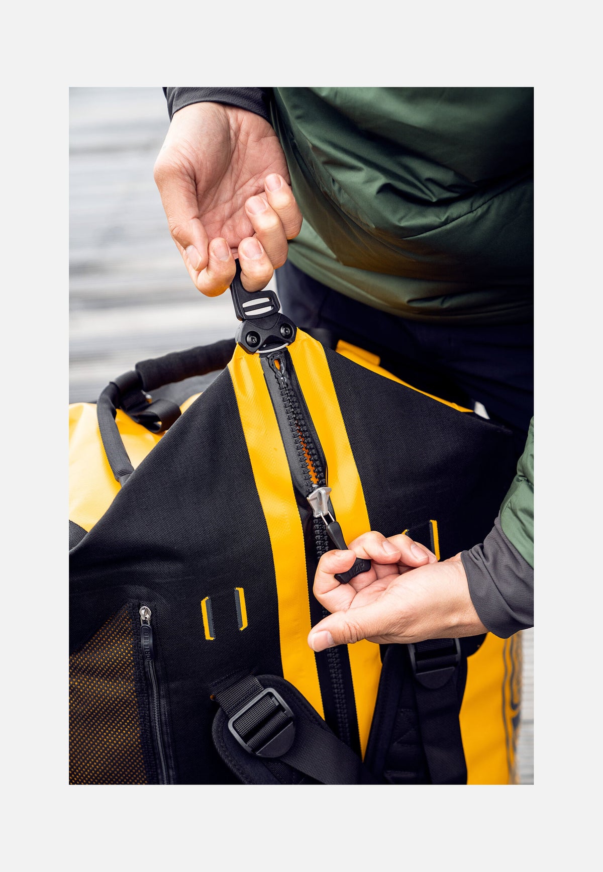 ORTLIEB Duffle RS 110L Sonnengelb Schwarz Travel Bag with Wheels