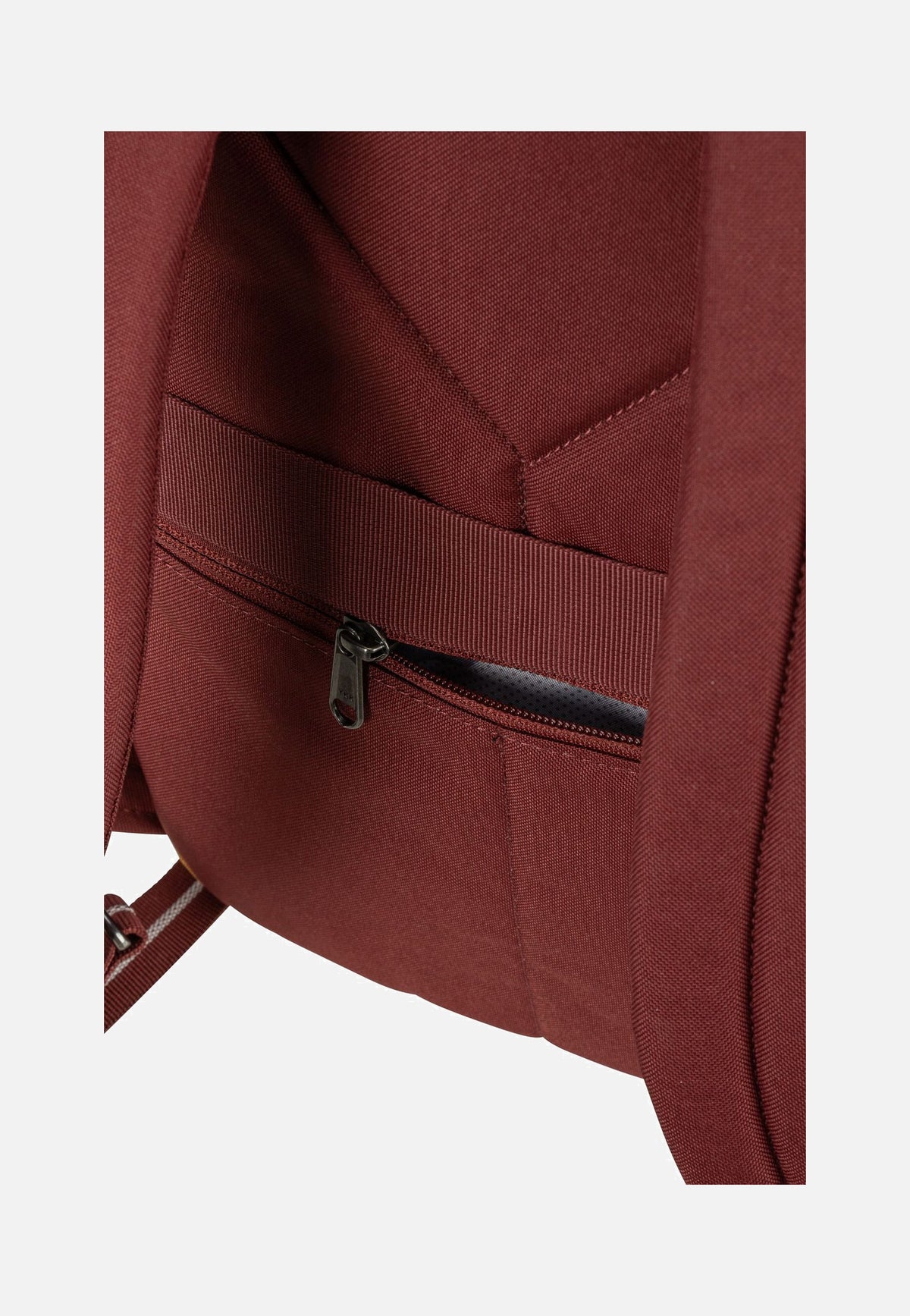 Pacsafe GO 15L Garnet Red Rugtassen