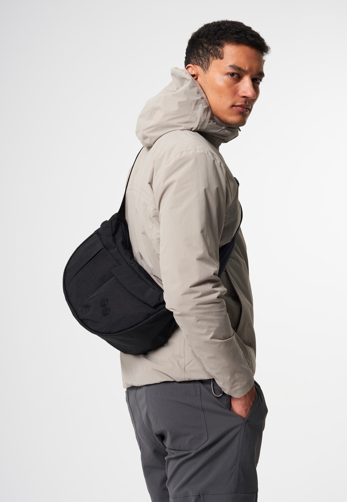 pinqponq Krumm Medium Crinkle Black Sac à bandoulière