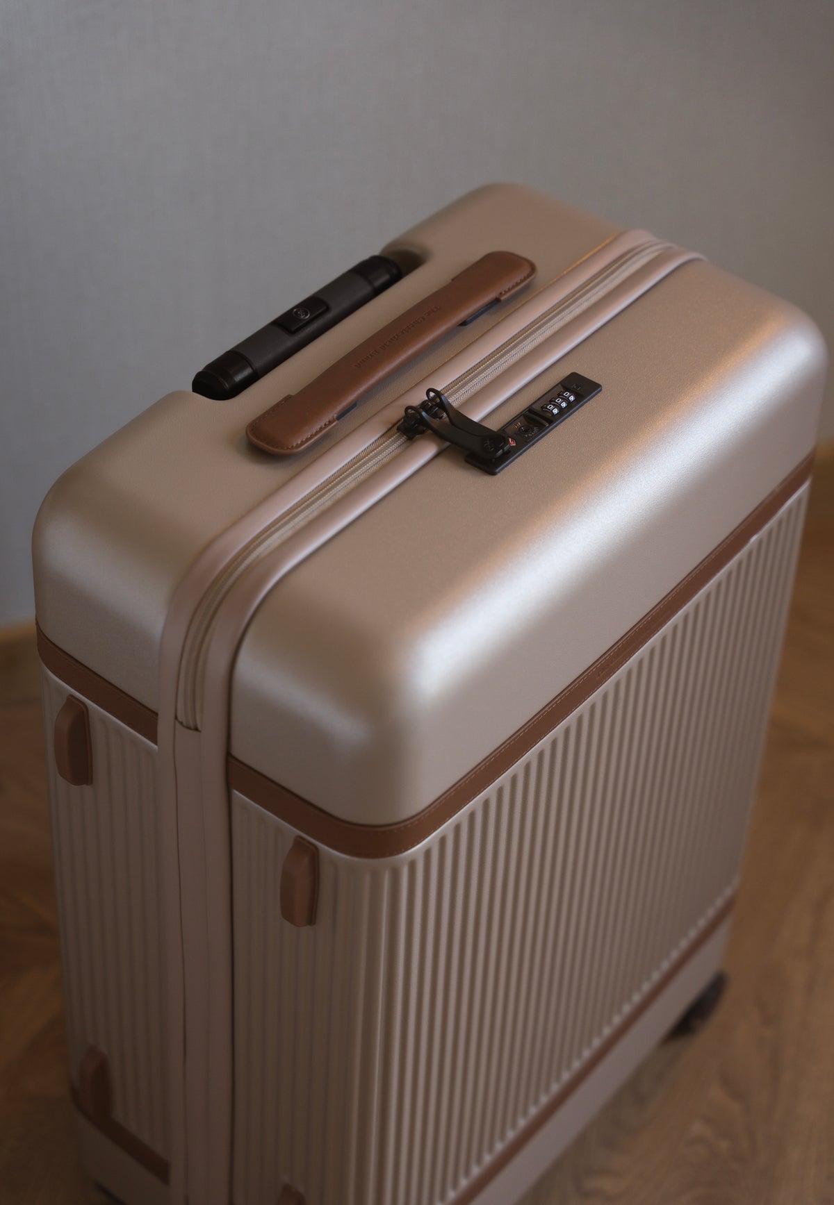 The Chesterfield Brand Zuna Medium Champagne Valise